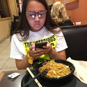 Meet your Posher, Tia